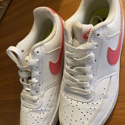 Woman’s Nike Shoes 