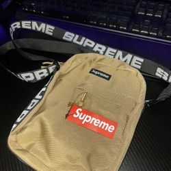 Supreme Shoulder Bag Tan/black