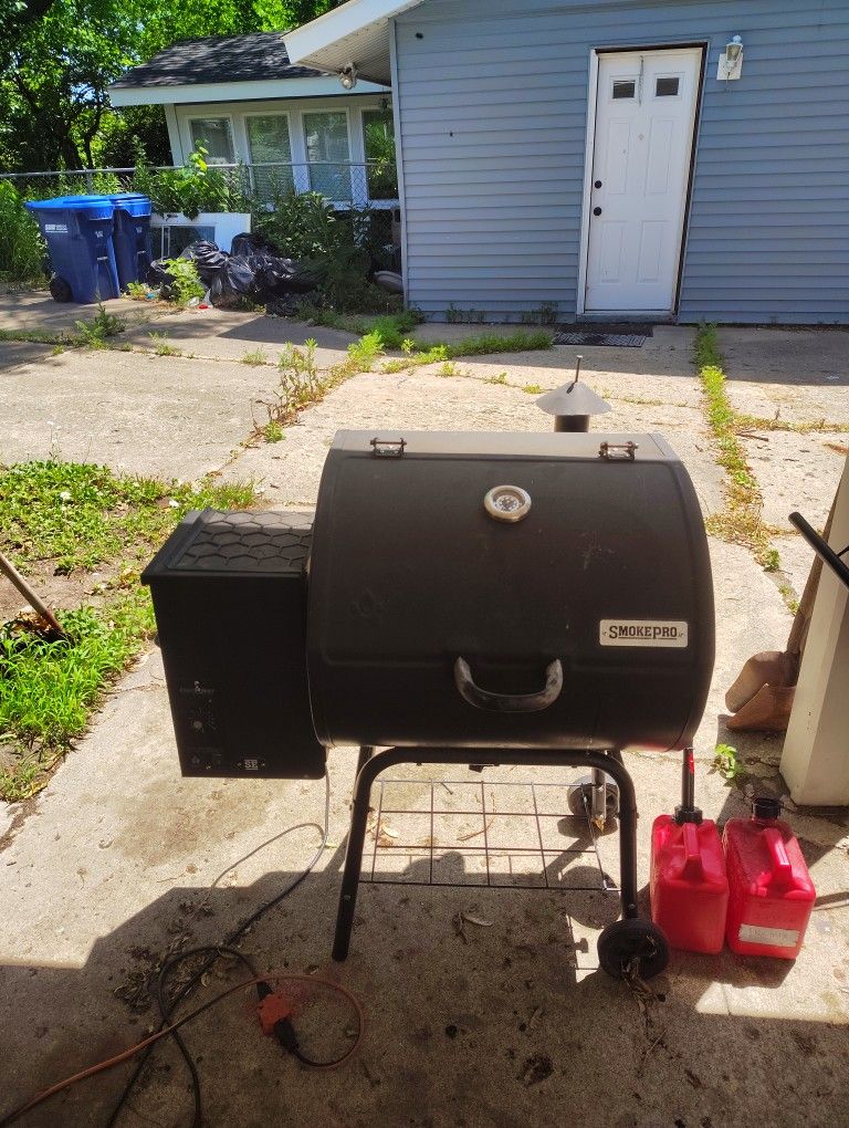 SmokePro Pellet Grill