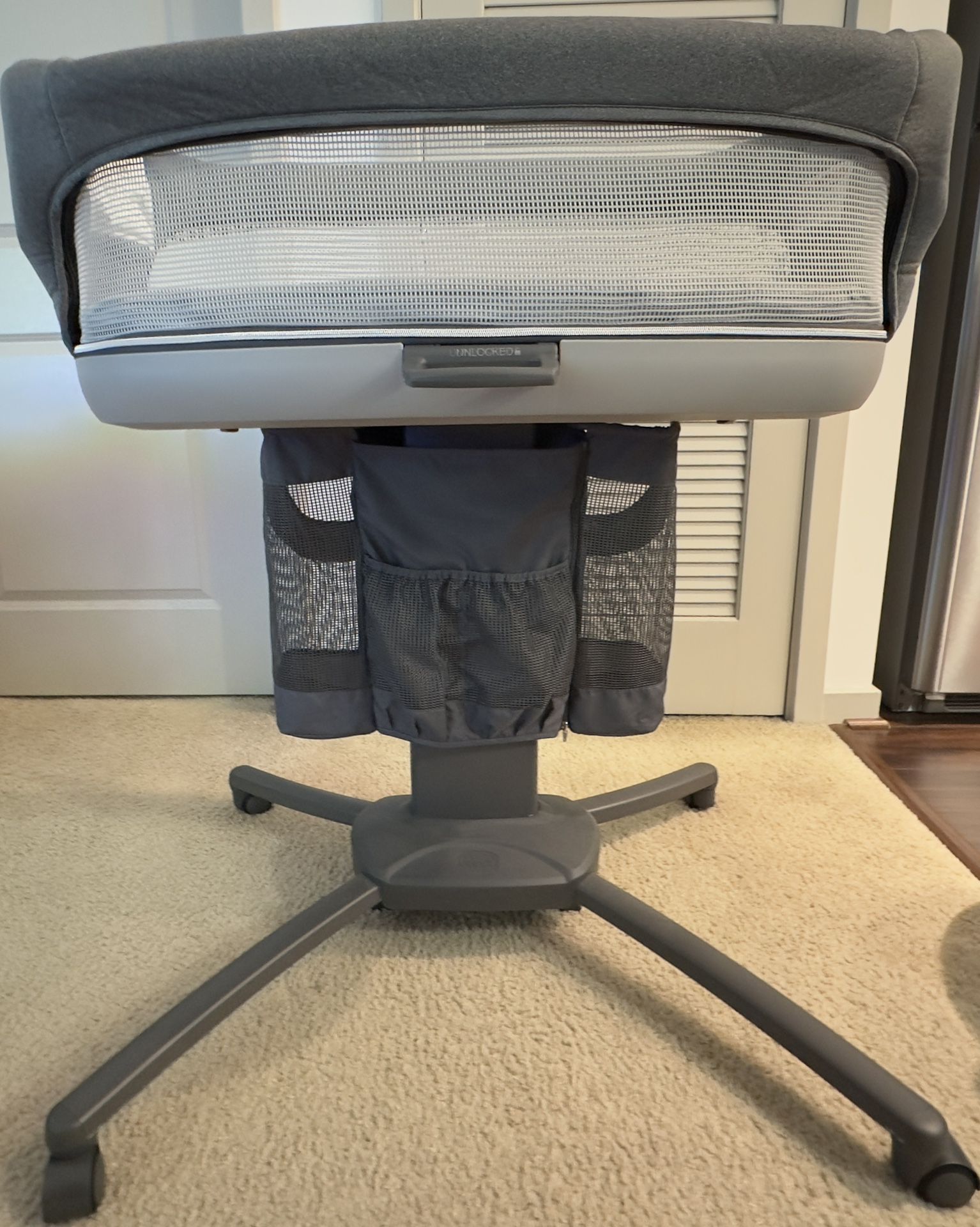 Chicco Bassinet With Diaper Caddy Organizer