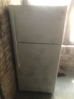 Stove fridge.