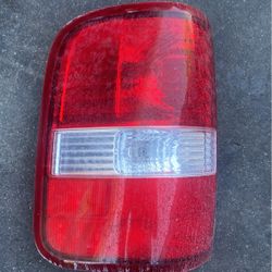 Part  Left Side Taillight Ford F-150 2004-2008 