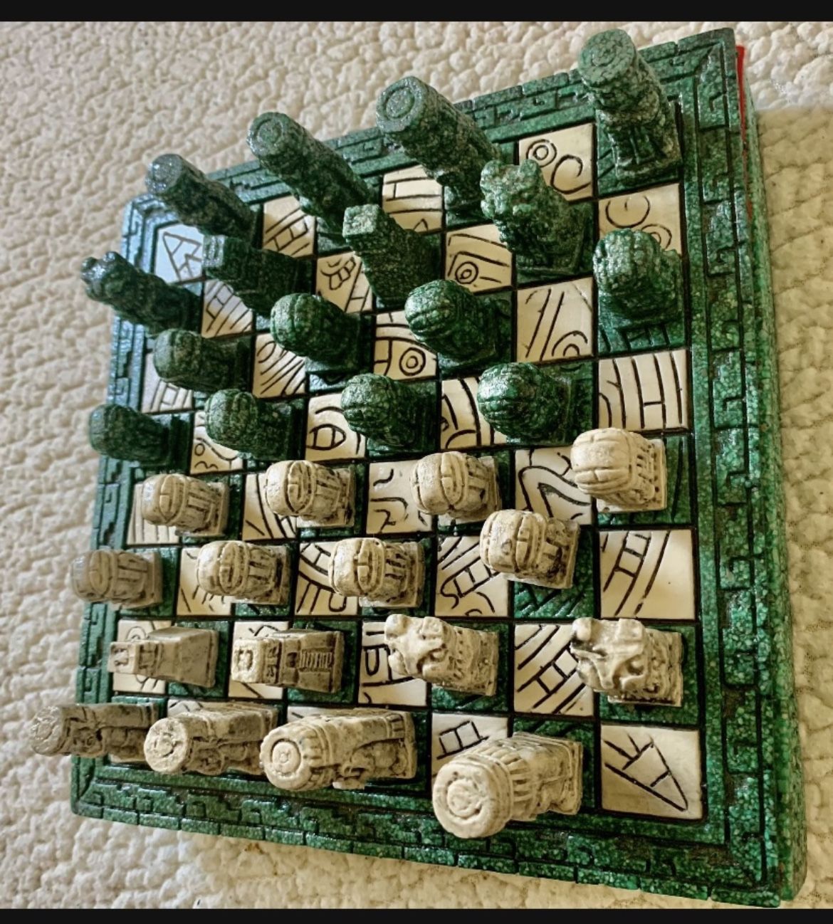 Hermoso Original Ajedrez Con Tema Azteca.