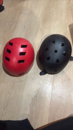 Skate Helmets Red and Black – Set of 2