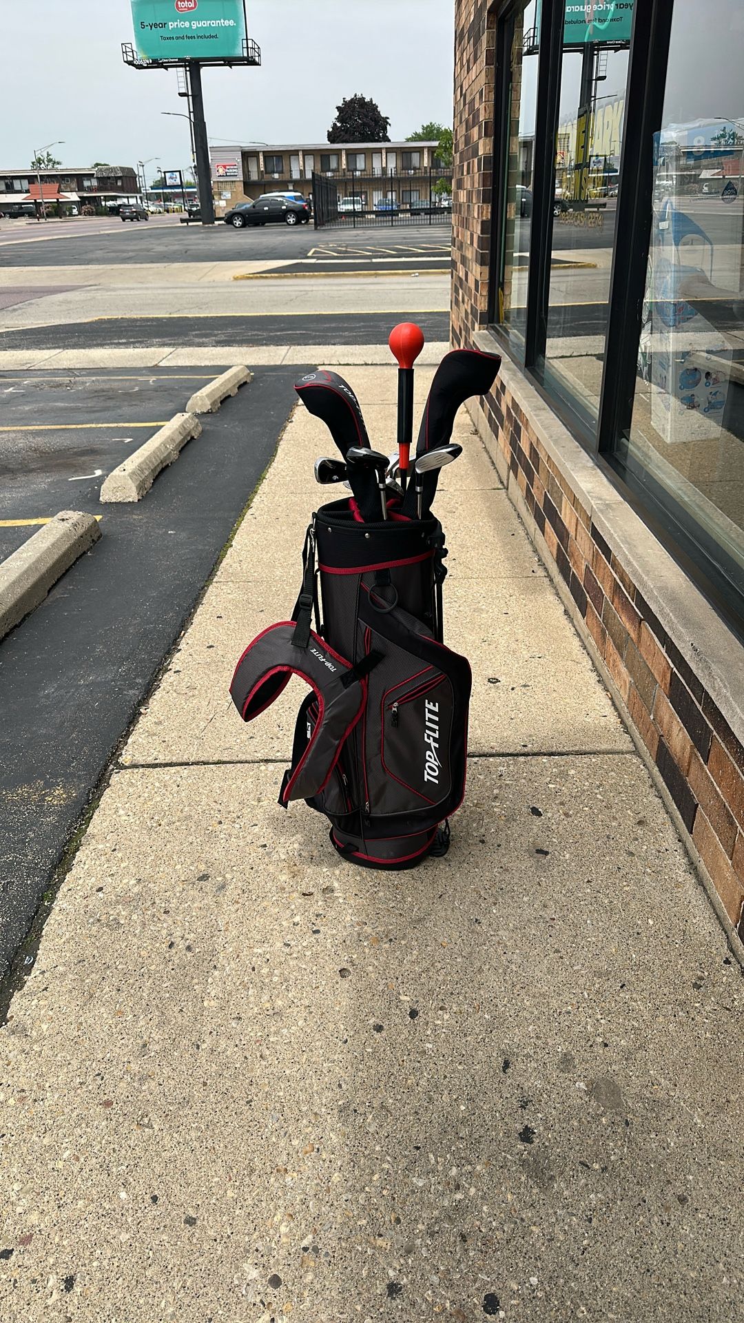 Top Flite Set of Men’s Golf Clubs 2 Drivers, 2 Hybrid Clubs, 5 Irons, 1 Putter and Bag