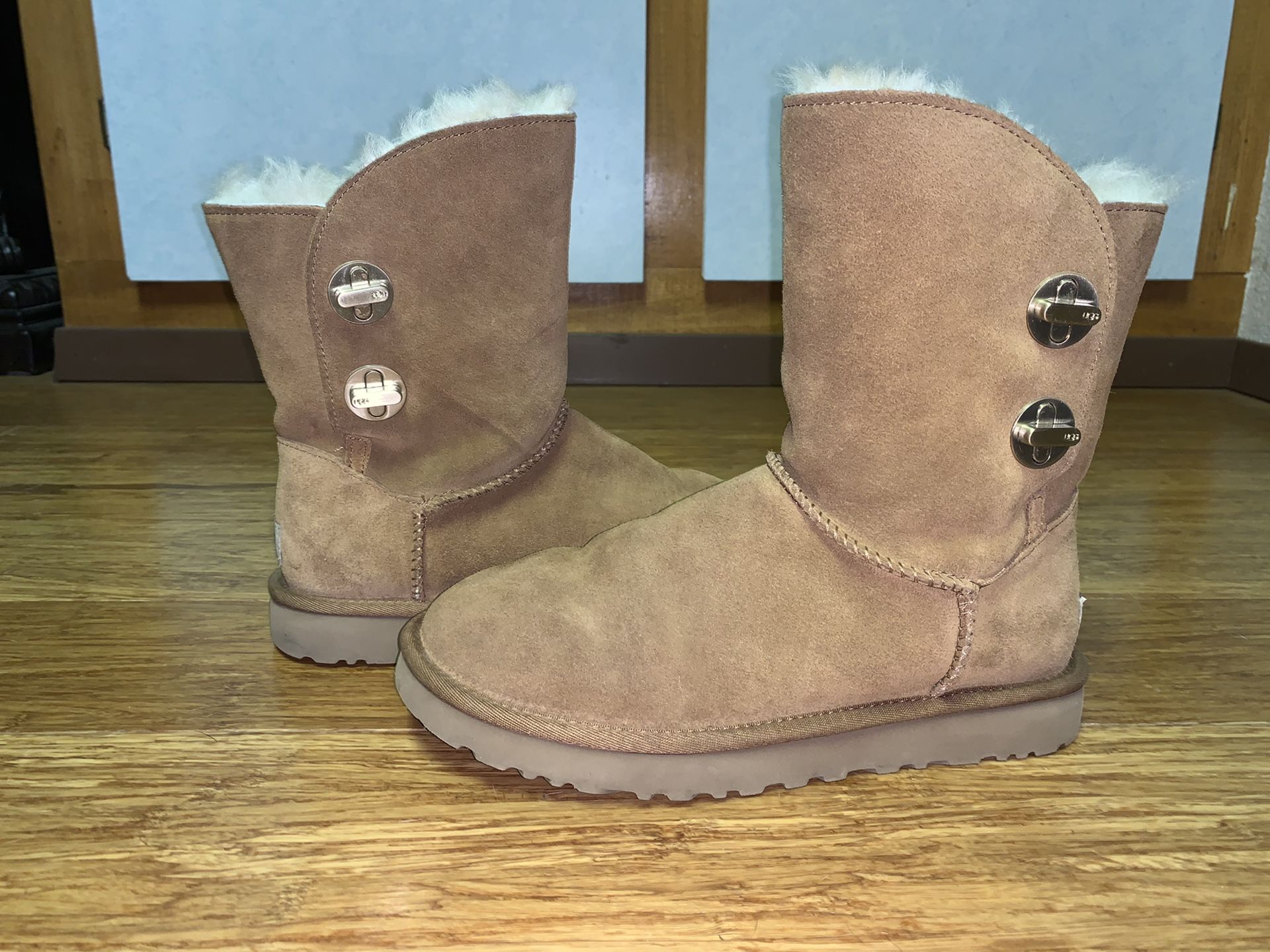 Ugg Turnlock Boots