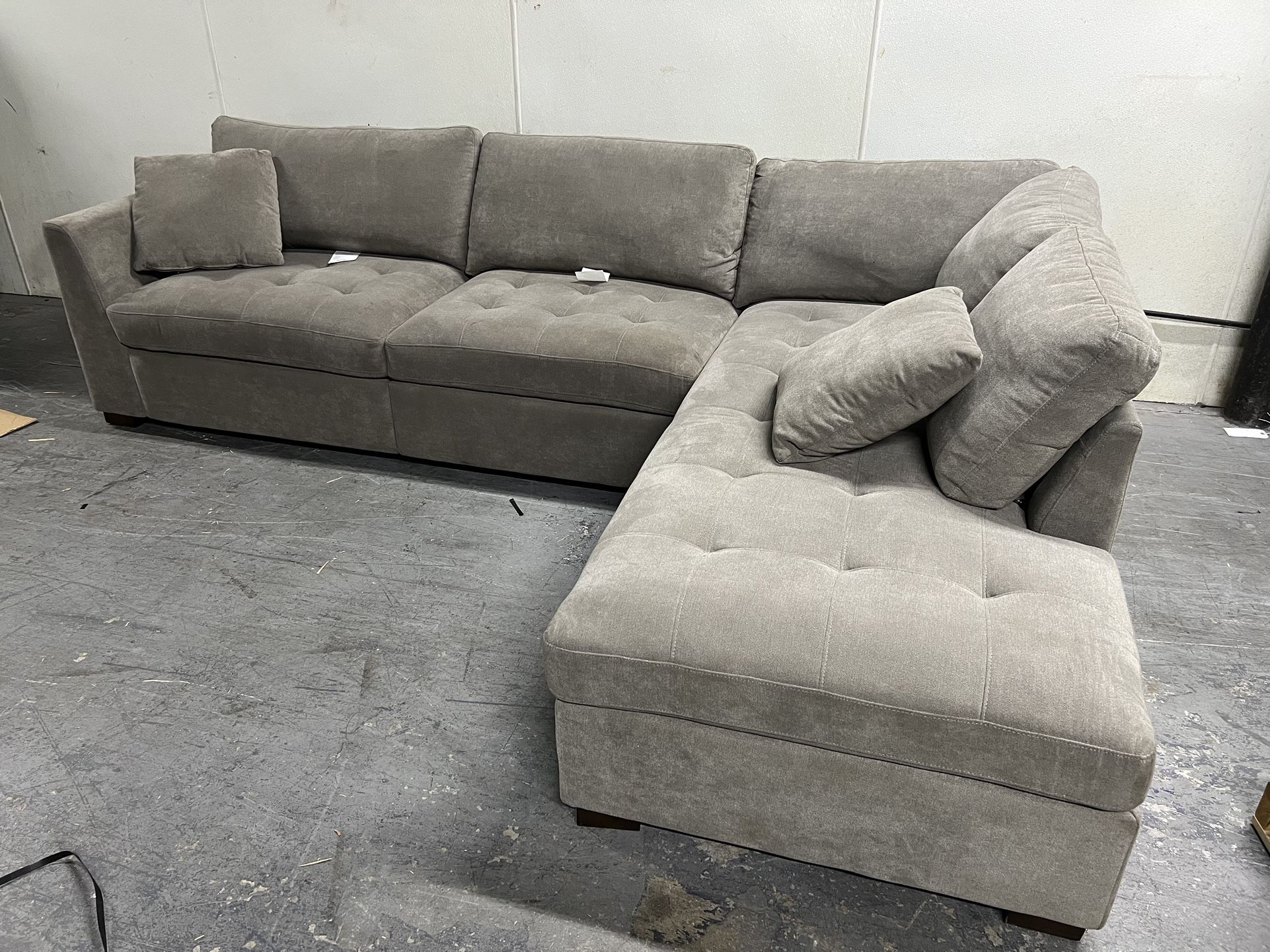 Thomasville Miles Fabric Sectional with Power