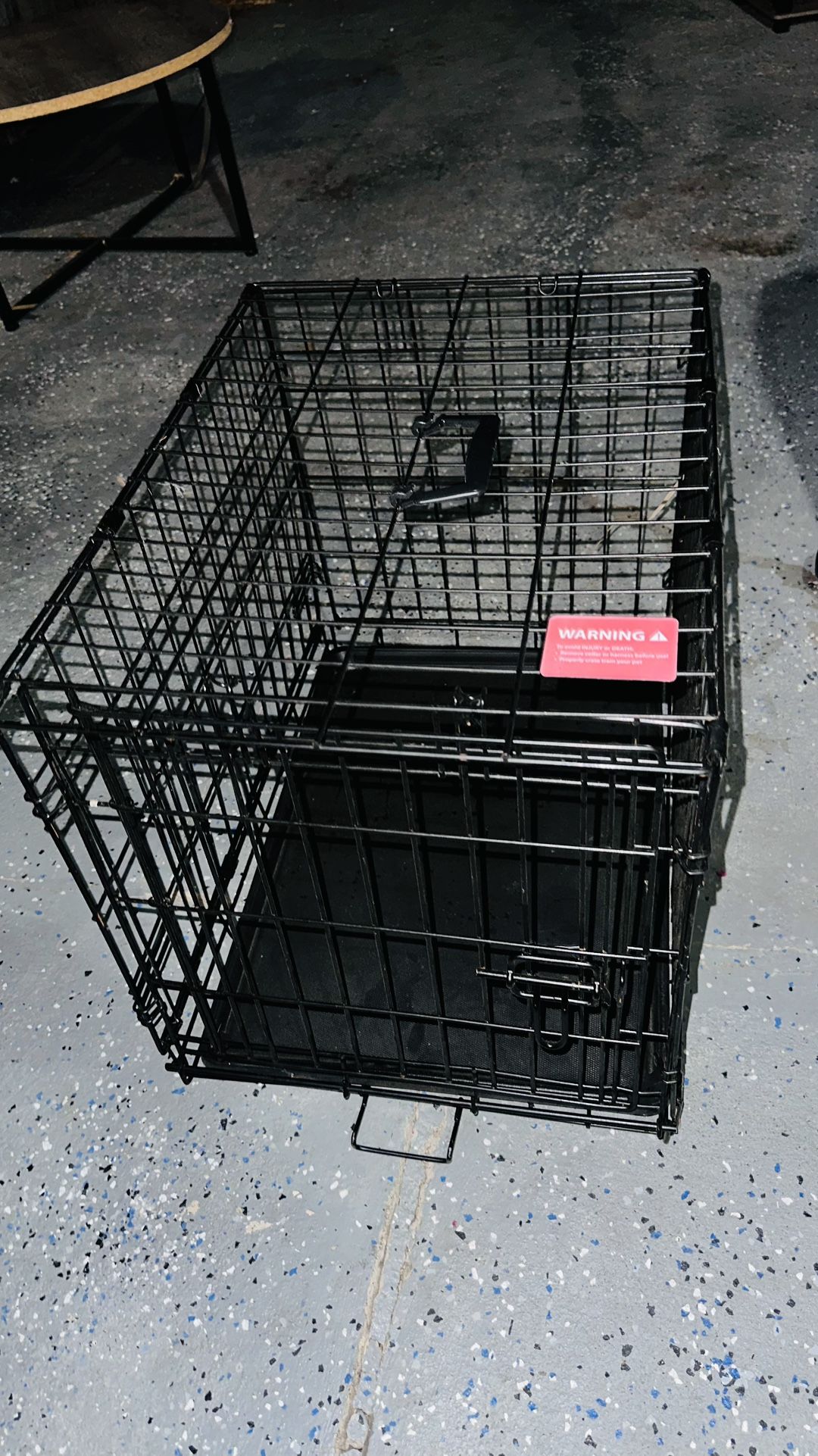 Small–Medium Dog Kennel – $45