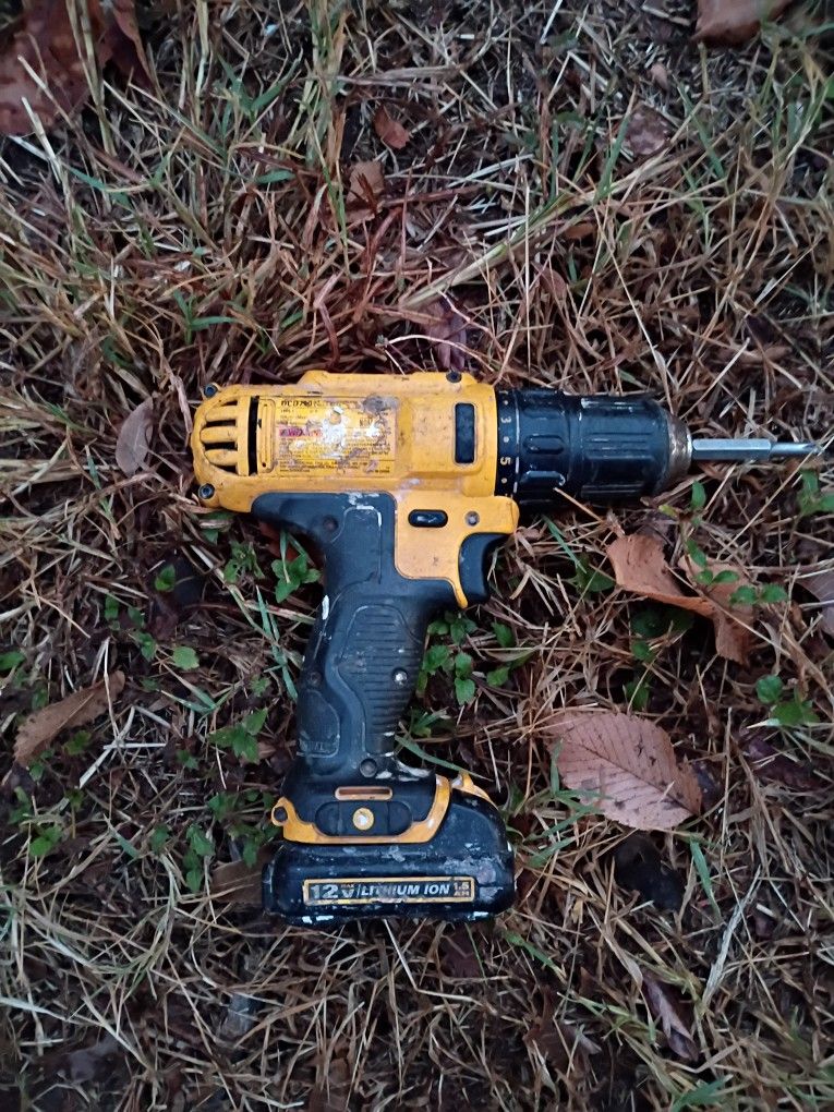 DeWalt 12v Drill 