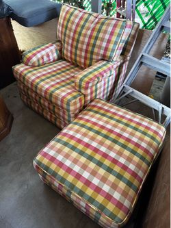 Plaid Accent Chair with Matching Ottoman – Cozy Set