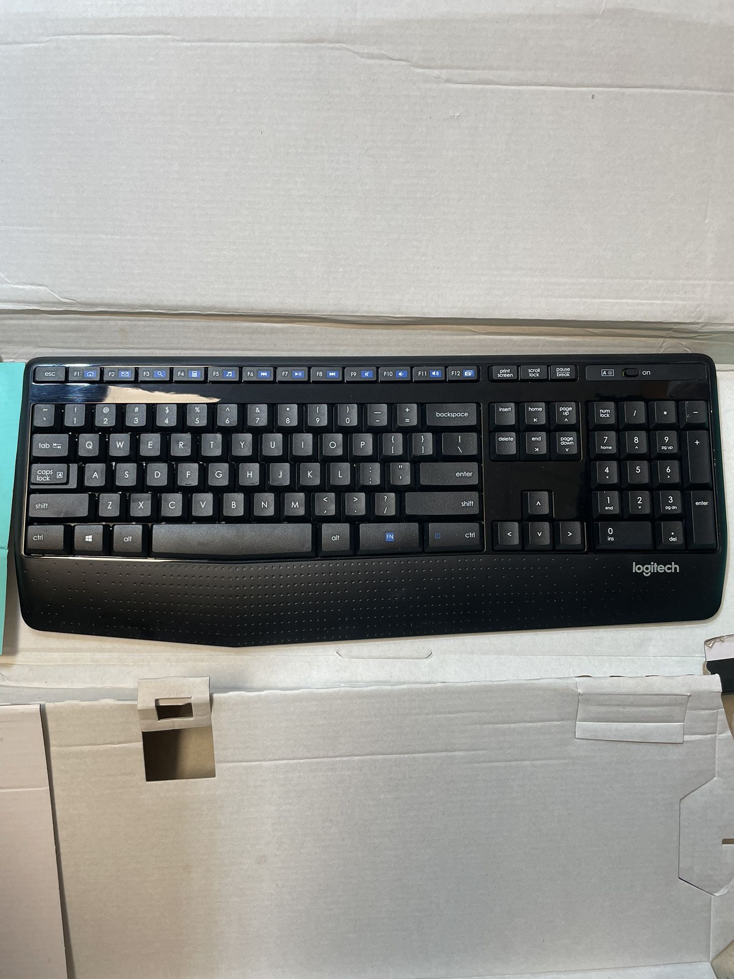 Logitech - MK345 Wireless Ergonomic Membrane Keyboard only keyboard no usb no mouse!