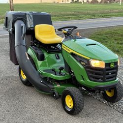 John Deere S100 Riding Lawn Mower 42” Deck 17.5HP Twin Bagger 25hrs