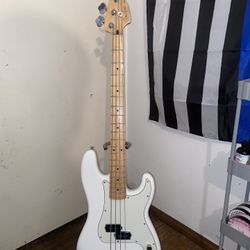 Fender Player Precision Bass Maple Fingerboard Polar White