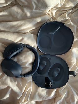 Sony WH-1000XM6 Noise Cancelling Headphones – Like New – Complete