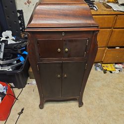 Victrola Record Player Working Near Full Restoration