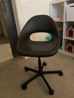 Black Swivel Desk Chair