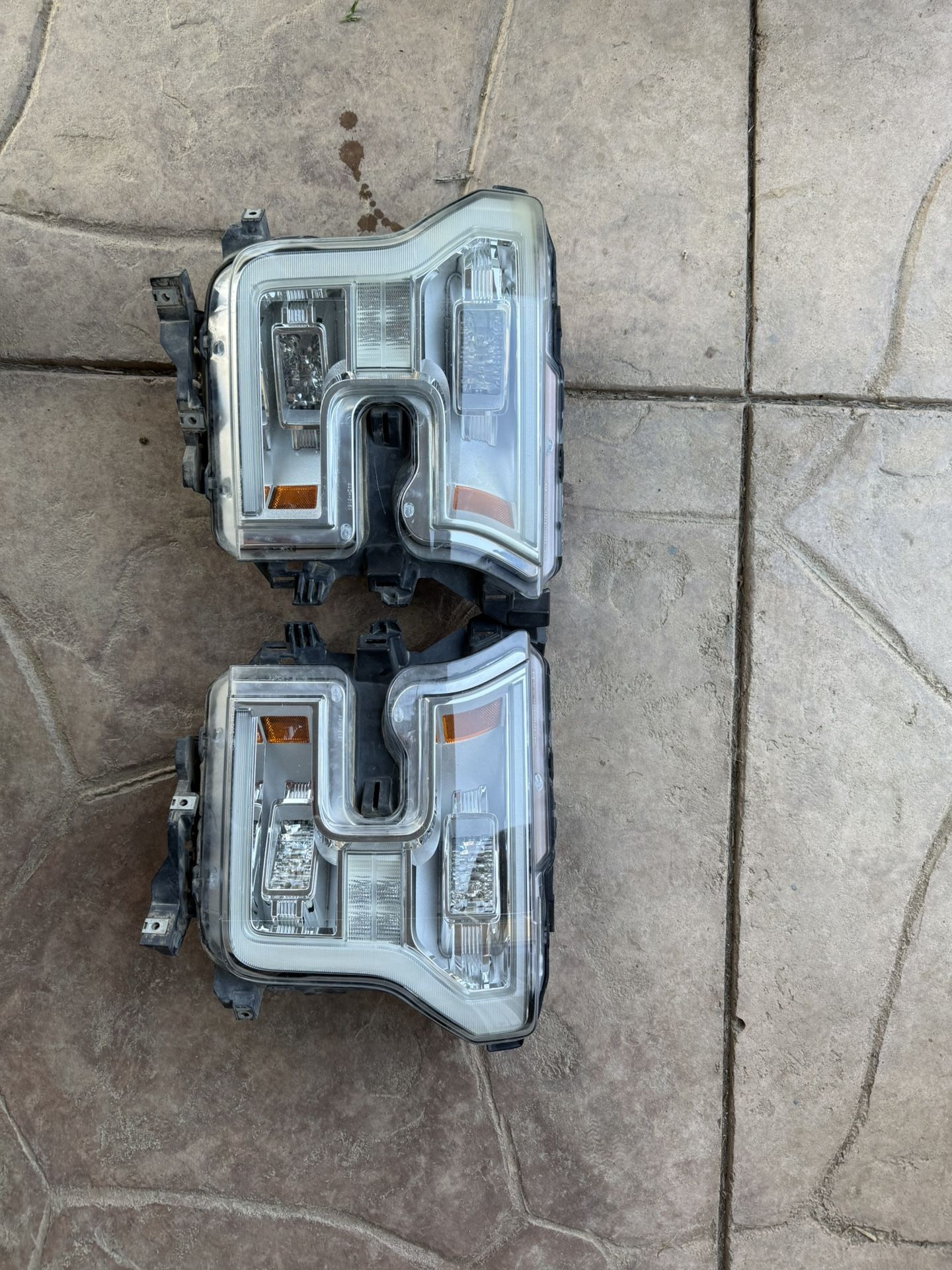 Ford F150 2015-2020 headlights