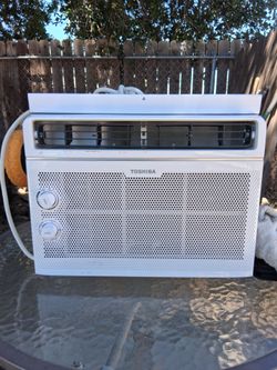 Toshiba air conditioner.5000 BTUs like new