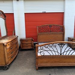 Qun Sz Bd St With Base Good Condition