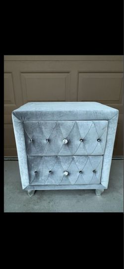 Gray Modern 2-Drawer Nightstand