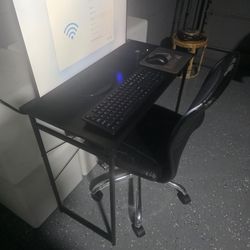 FULL SET computer, 23 inches Acer monitor, wireless mouse, wireless keyboard, table and the chair!