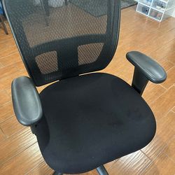 EXCELLENT CONDITION Friant Zone Too Mesh Back Task office Chair with wheels arm rest adjustable minor damage on plastic cover
