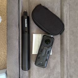 insta360 X4 w/ selfie stick