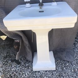 Porcelain Sink 24/21/30”with or - No Hardware