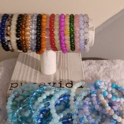 Bracelets 