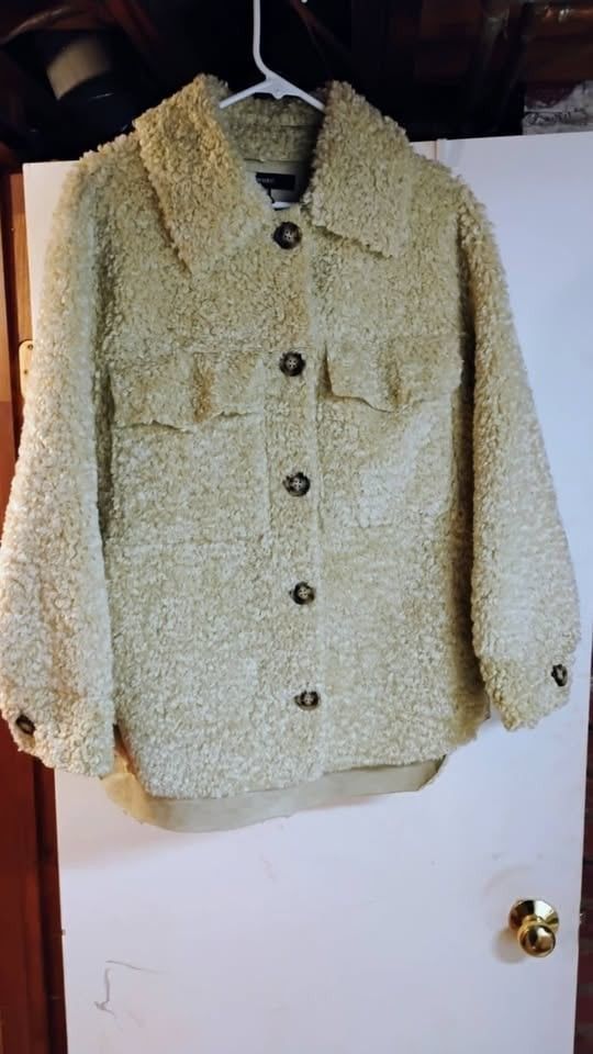 Forever 21 Tan Sherpa Faux Shearling Shacket Jacket XS NWT.