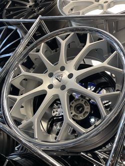 •• AUDI Q7, Q8, VW ATLAS & PORSCHE MACAN • 22x10 (5x112) °° Your SUV is way too big to be sitting on tucked, boring stock rims. Fill out those wheel