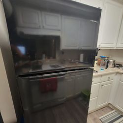 Used Fridge In Excellent Condition 