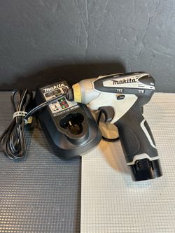 Makita 12 Volts IMPACT DRIVER, w/ Battery & Charger, All in Good Condition Guaranteed