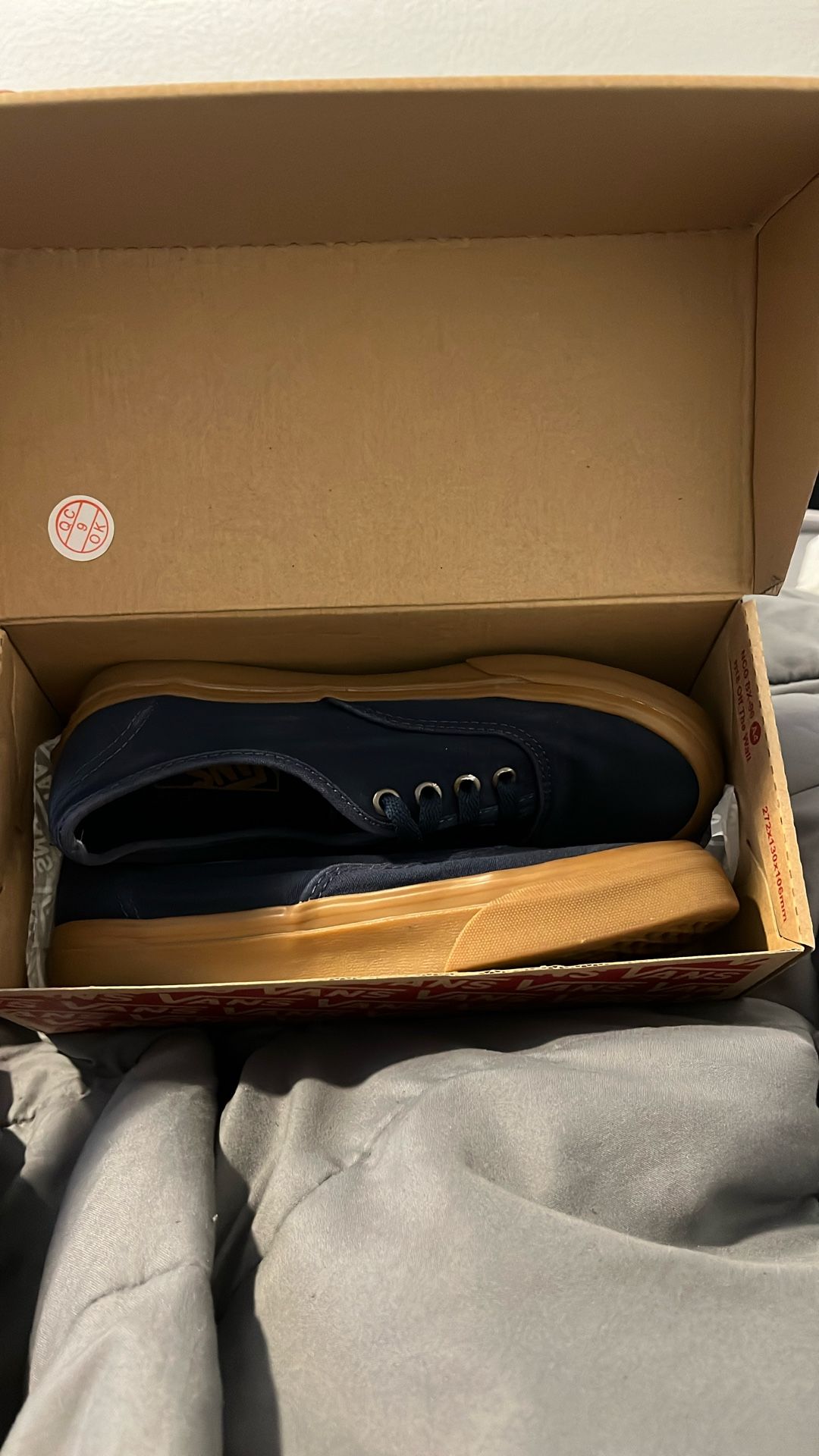 navy blue vans
