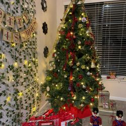 7 Feet Christmas Tree With Tree Bag For Storage