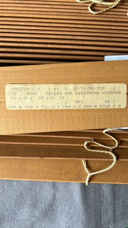 Hunter Douglas wooden blind