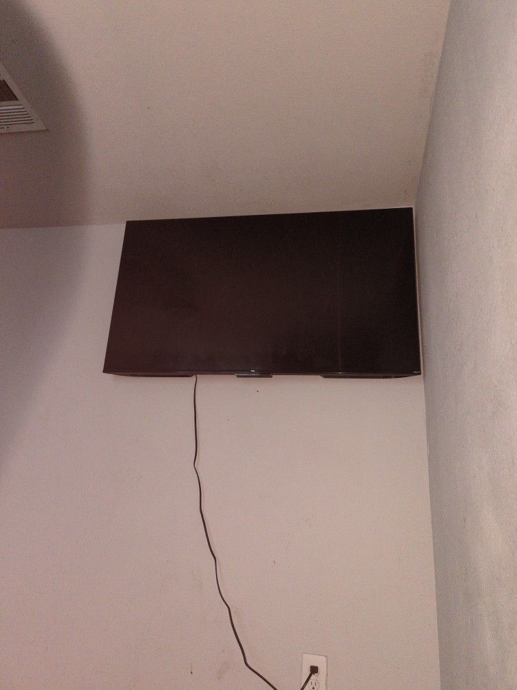 55" TCL ROKU SMART TV