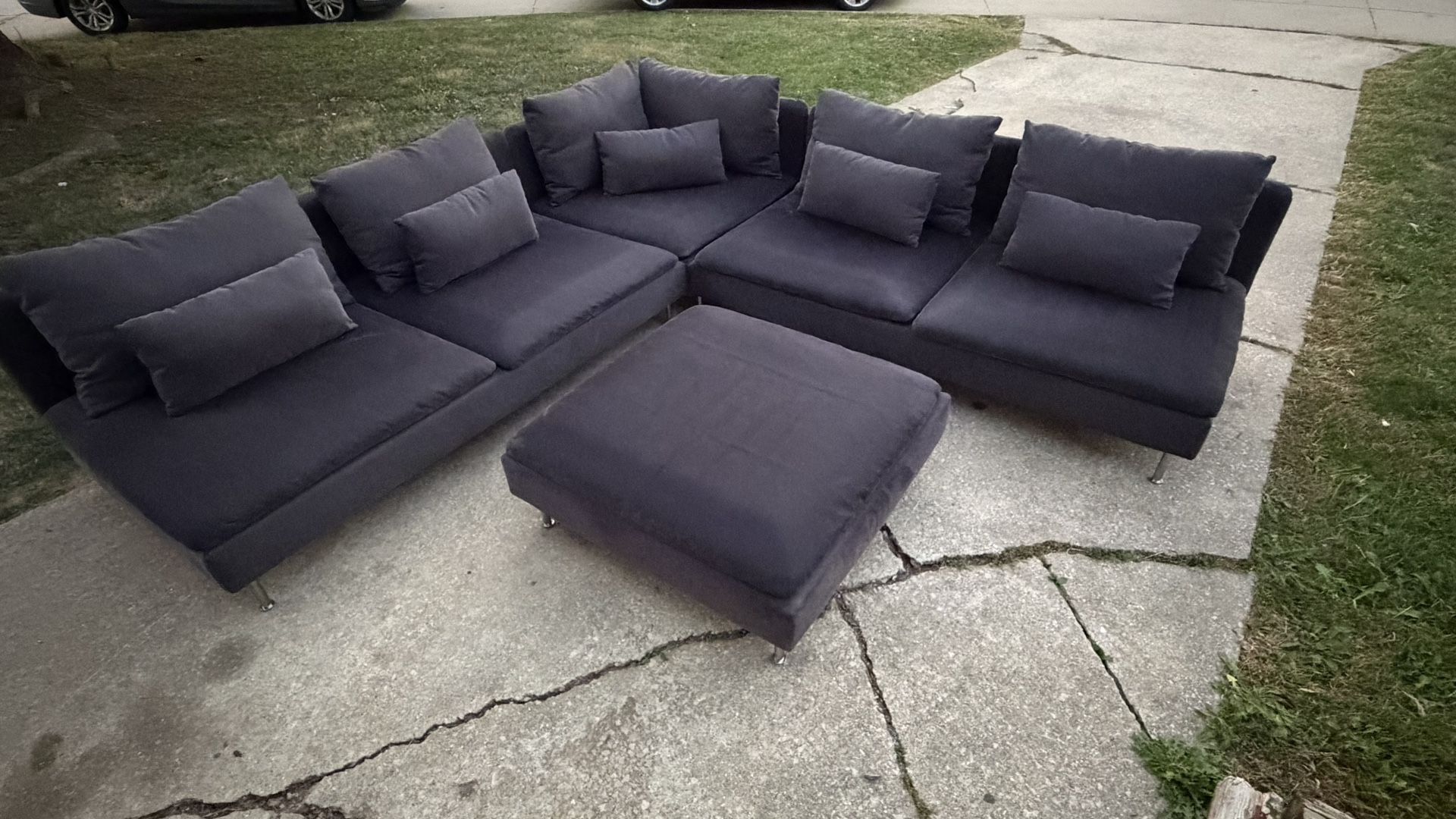 Sectional Couch(FREE DELIVERY‼️)