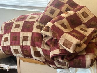 Geometric Patterned Comforter Set with Pillows
