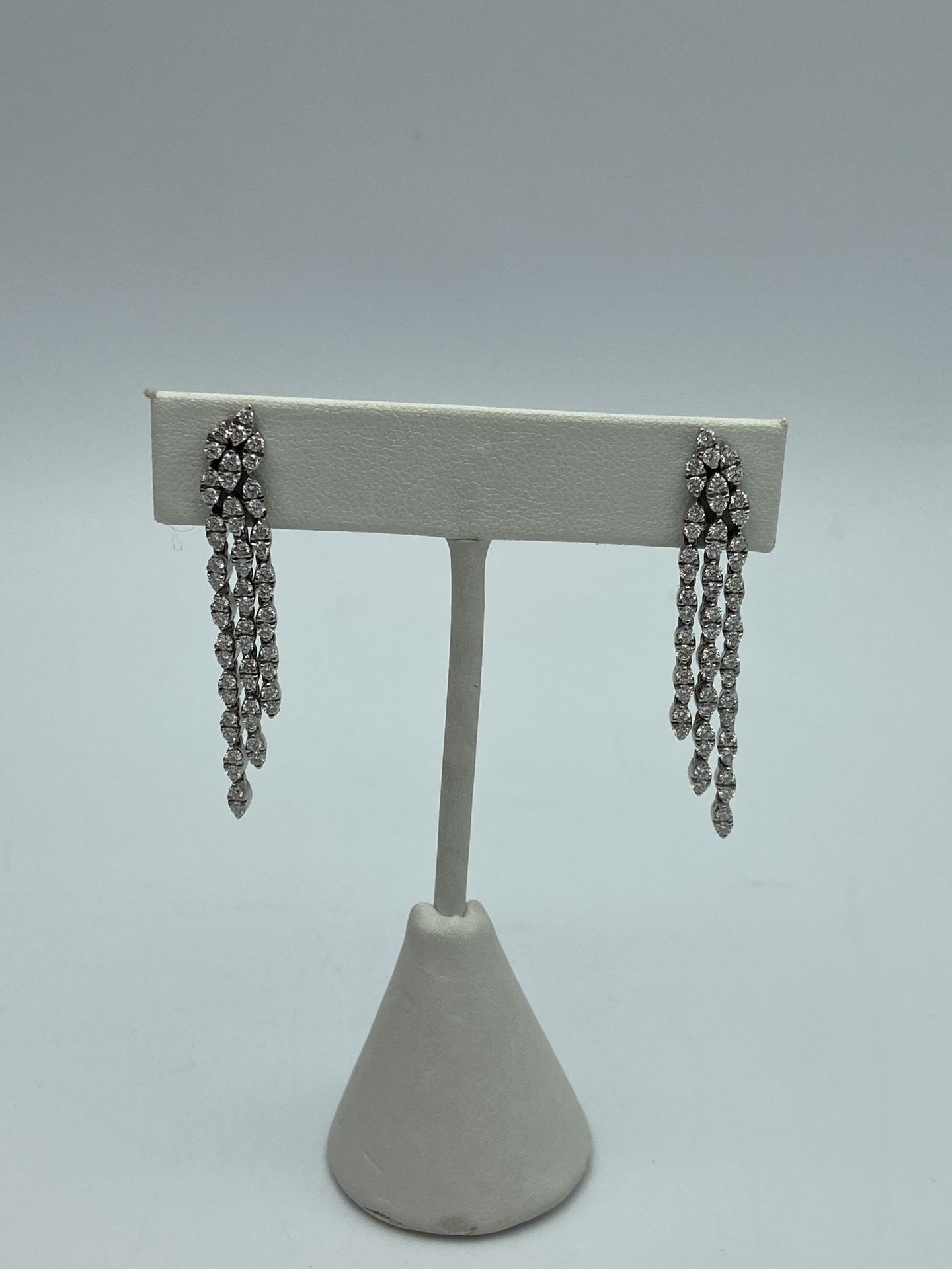 18kt White Gold and 3.00cttw Diamond Dangle Earrings