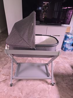 Uppababy Bassinet and Stand