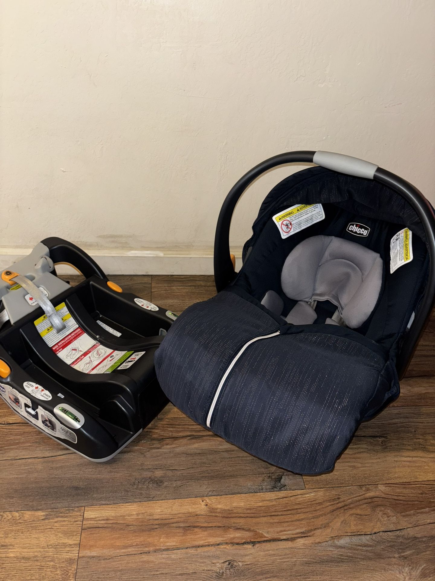 Chicco Car Seat With Base Included Navy Blue