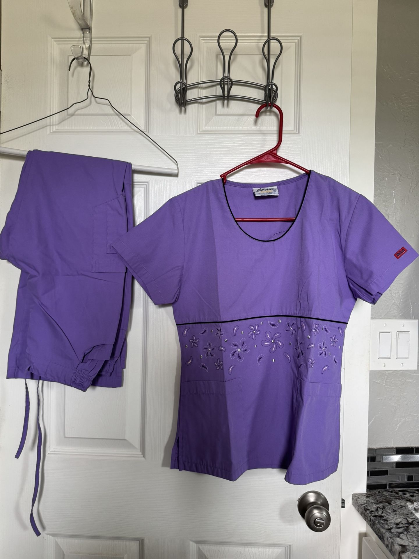 Scrub: Reina, Purple, XS,