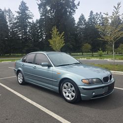 2004 BMW 325i Blue