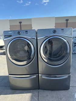 Whirlpool washer and electric dryer
