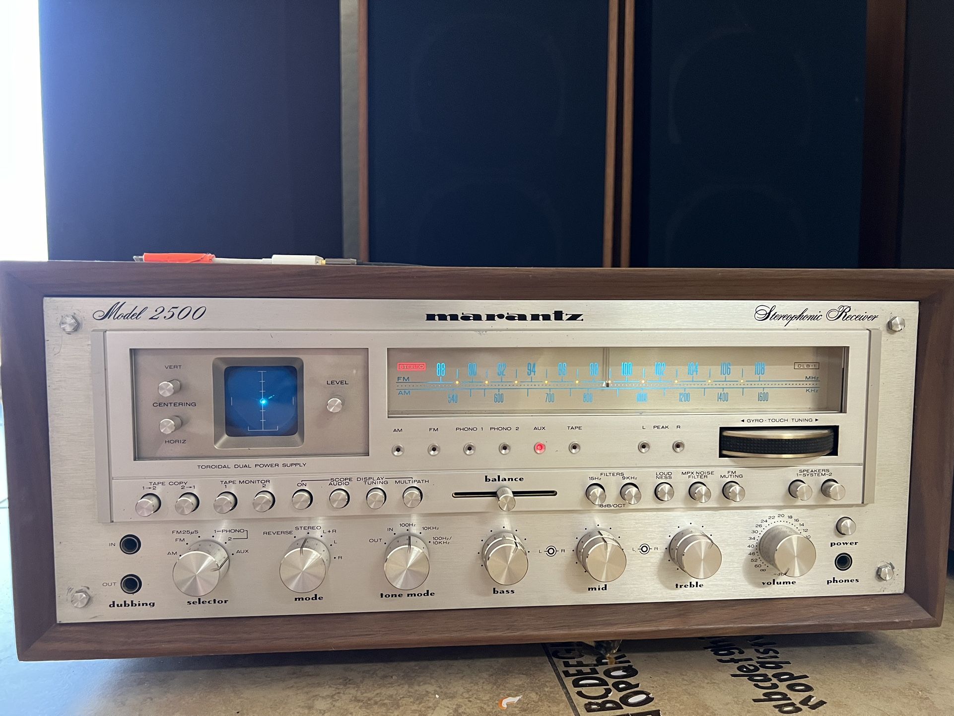 Marantz 2500 Receiver