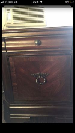 Wood nightstand. Buro