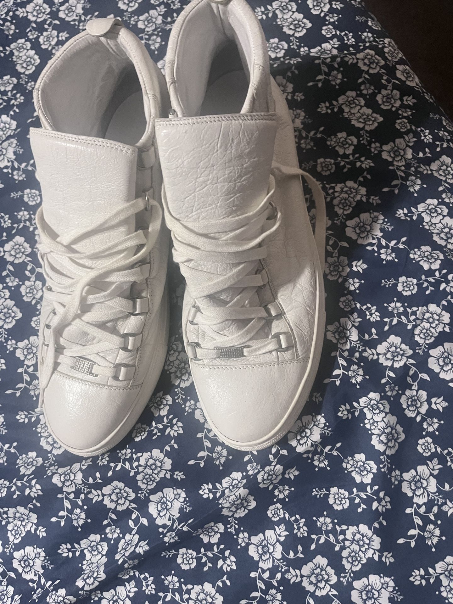 White Balenciaga Arenas