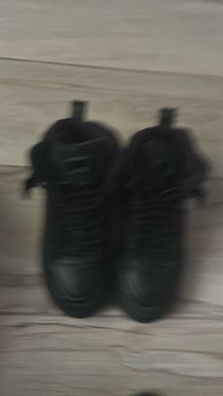 black jordans  size 4