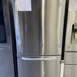 LG Never Used Refrigerators .Only $999.Big Save .financing Available .$0 Down Payment  Take Home Today!